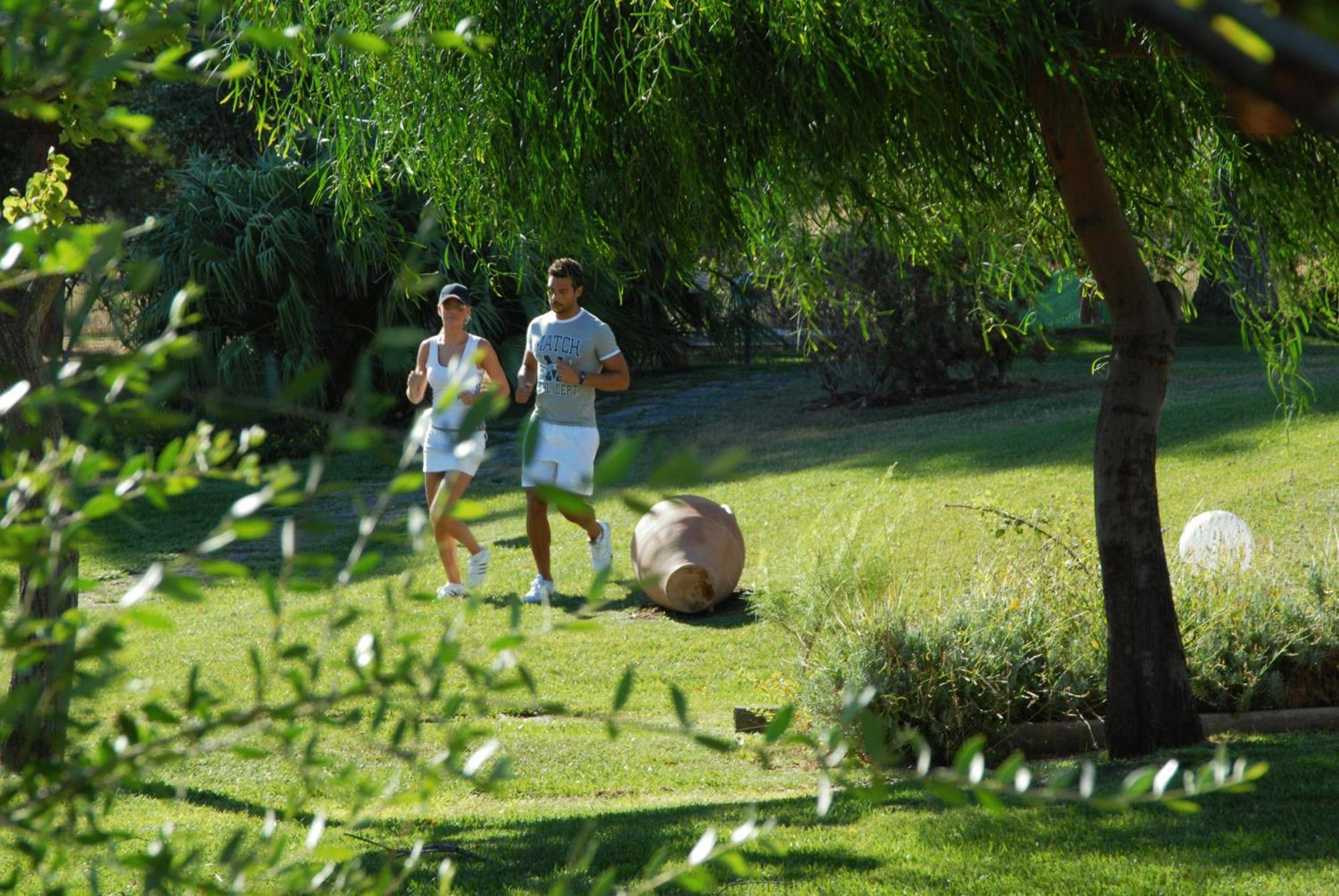 Valtur Baia Del Gusmay Beach Resort Peschici Bagian luar foto