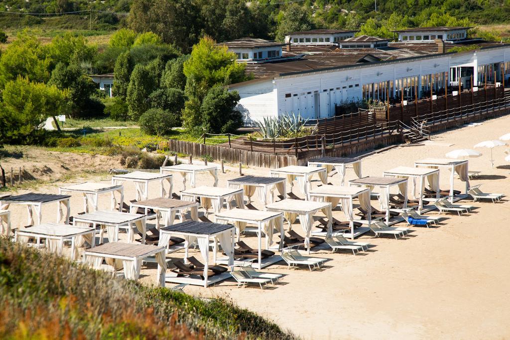 Valtur Baia Del Gusmay Beach Resort Peschici Bagian luar foto