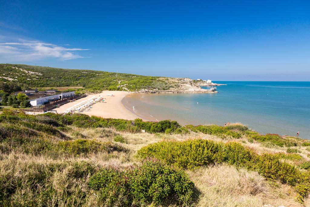 Valtur Baia Del Gusmay Beach Resort Peschici Bagian luar foto