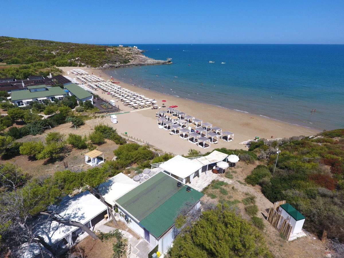 Valtur Baia Del Gusmay Beach Resort Peschici Bagian luar foto