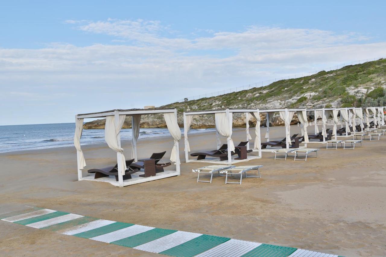 Valtur Baia Del Gusmay Beach Resort Peschici Bagian luar foto